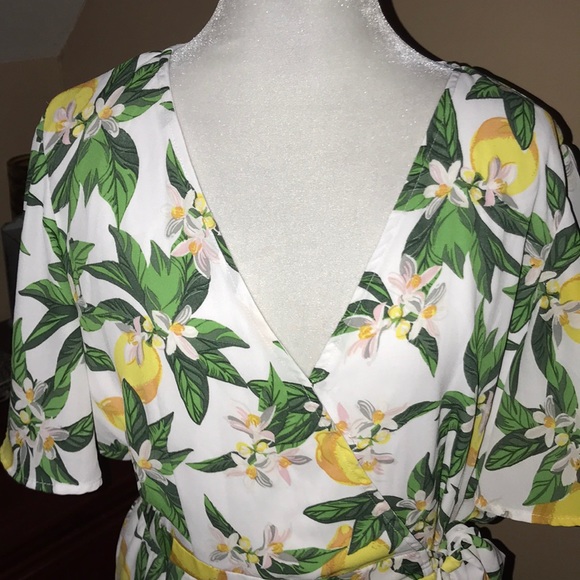 Fresh Lemon 🍋 Faux Wrap Dress - Picture 2 of 8